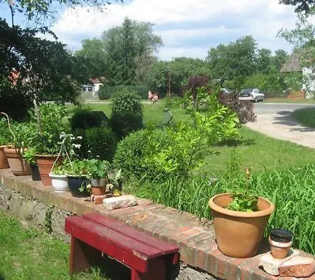 In Haselberg Mit Grossem Garten Apartment